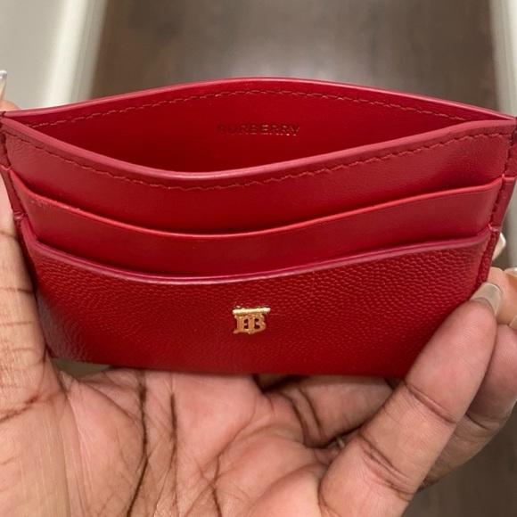Authentic Burberry card casein excellent condition - Picture 5 of 5